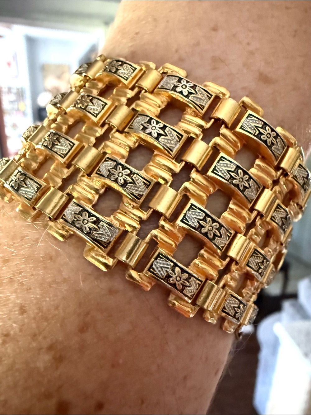 Vintage Damascene Wide Floral Link Bracelet Gold-Tone Black Enamel STUNNER!